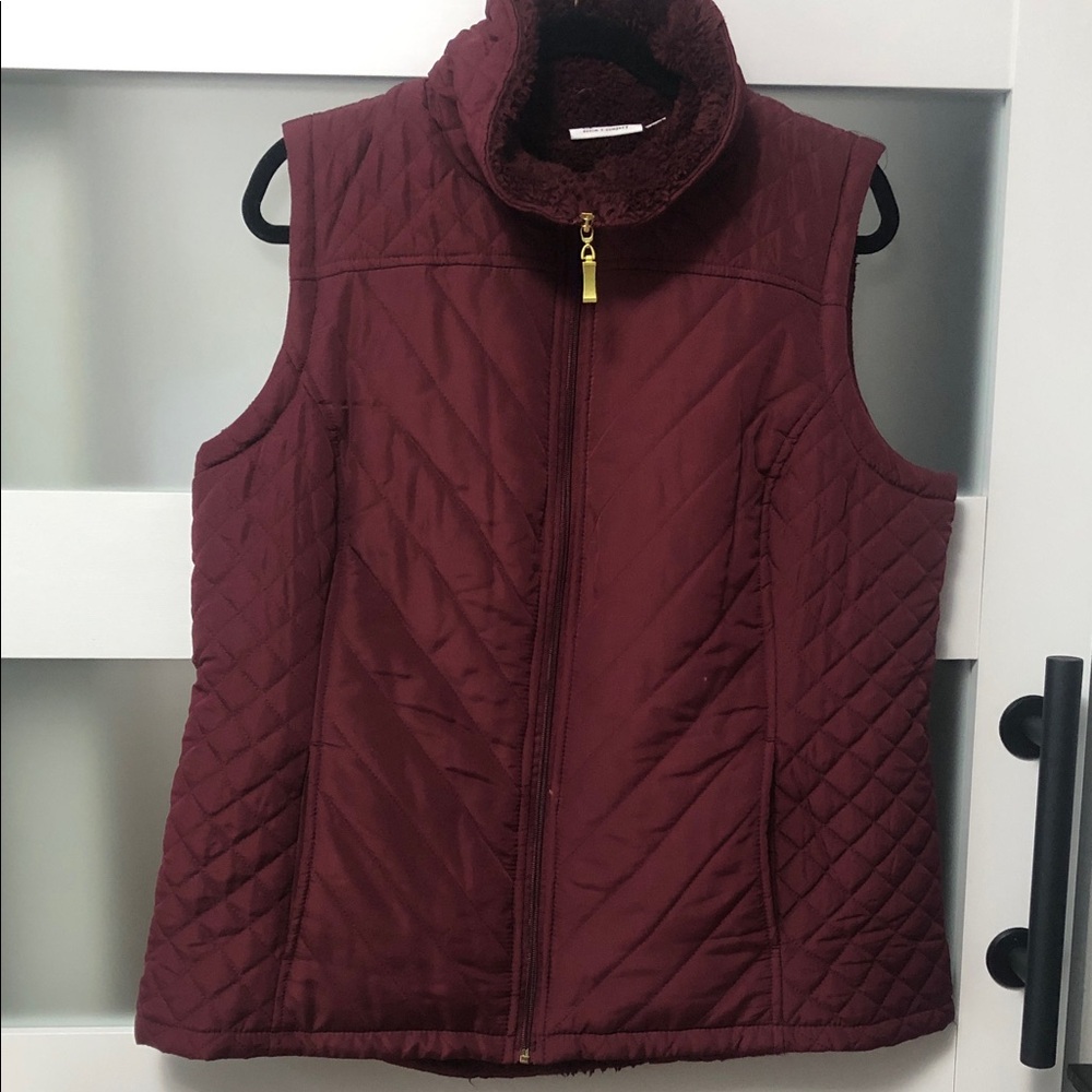 Stylish Burgundy Quilted Vest for Women